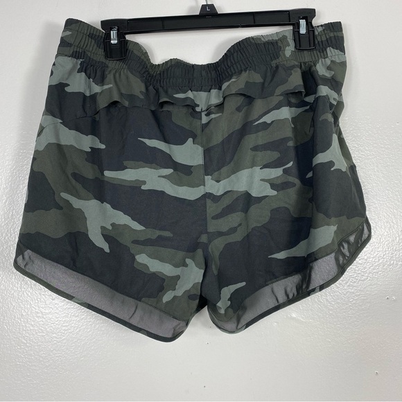 Athleta printed mesh racer run short 4 inch - Picture 3 of 9